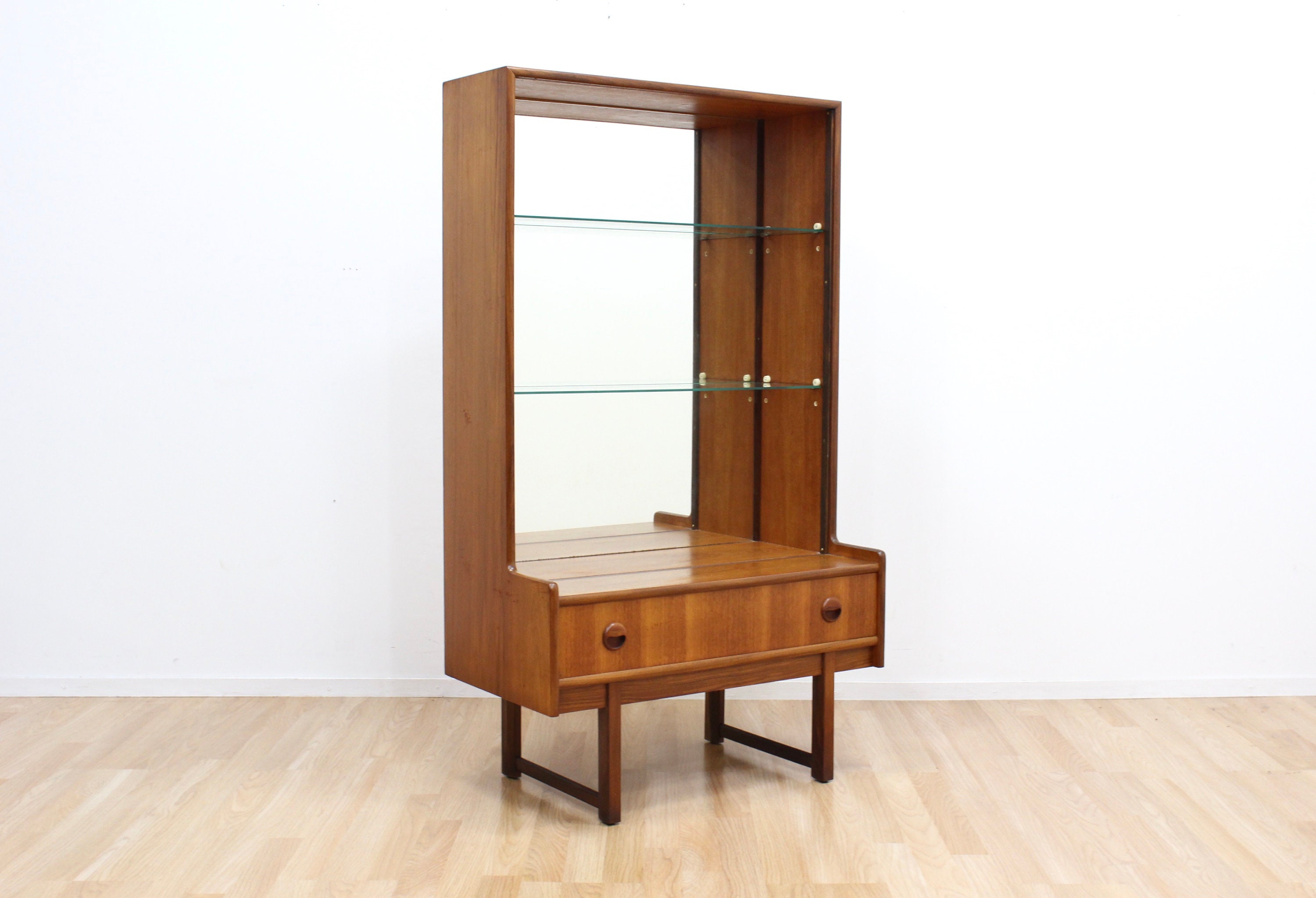 Gabinete de exhibición/librería de mediados de siglo de | Etsy