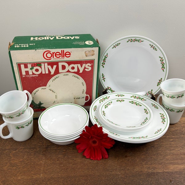 Vintage Corelle "Holly Days" 16 Piece Dinnerware Set with Original Box Service for 4