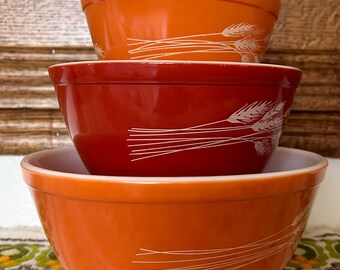 Vintage Pyrex Autumn Harvest Mixing Bowls Set of 3, 401, 402 Vintage Pyrex Autumn Harvest Mixing Bowls Set of 3, 401, 402