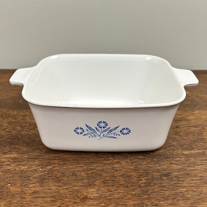 Vintage Corning Ware &quot;Blue Cornflower&quot;  1 1/2 Quart P-4-B Baking Dish