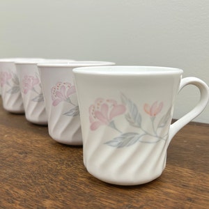 Vintage Corning Ware "Pink Trio" Tazas de café florales Conjunto de 4