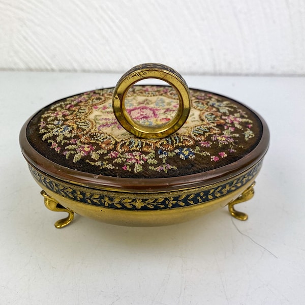 Vintage petite point powder compact with roses embroidery pattern, made of brass on three feet