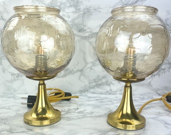 Goldene mid century Tischlampen mit Kugelschirm und Tulpenfuß von Sölken Leuchten, 2 Stk, 70er Jahre Kugellampe