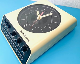 Space age wall clock, 70s retro vintage kitchen clock with radio | Quartz Electronic | Intercord QE11 70s white