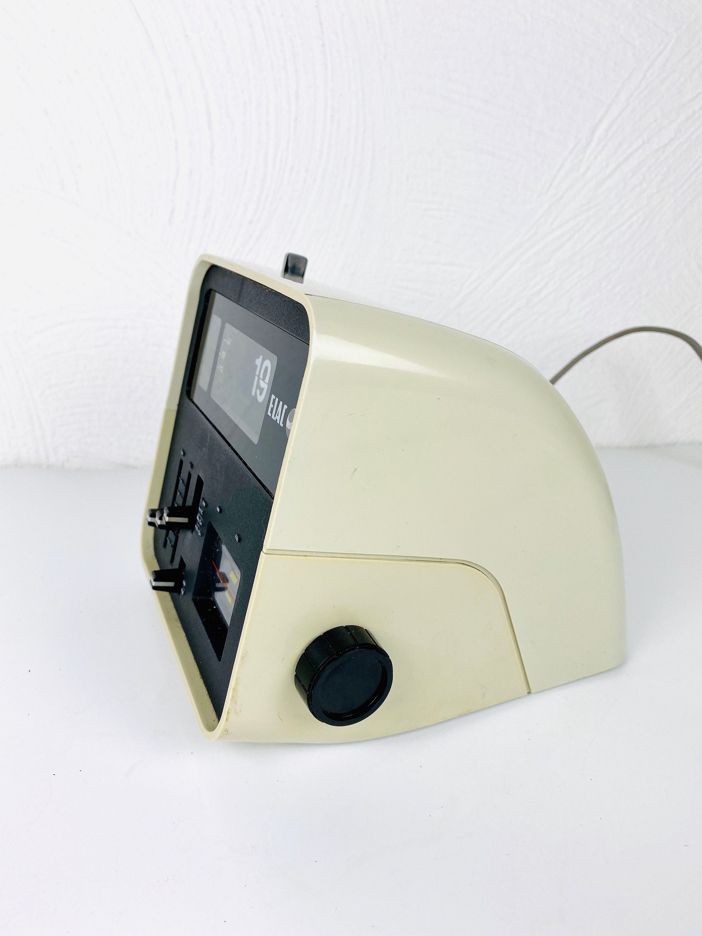 Flip Clock Elac RD 100 Flip Numbers Alarm Clock in White 70s Space Age ...