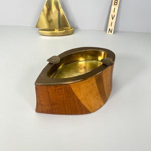 Maritime ashtray made of wood with brass, asymmetrical shape, original vintage 70s