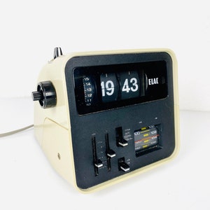 Flip Clock Elac RD 100 flip numbers alarm clock in white 70s space age design, mid century