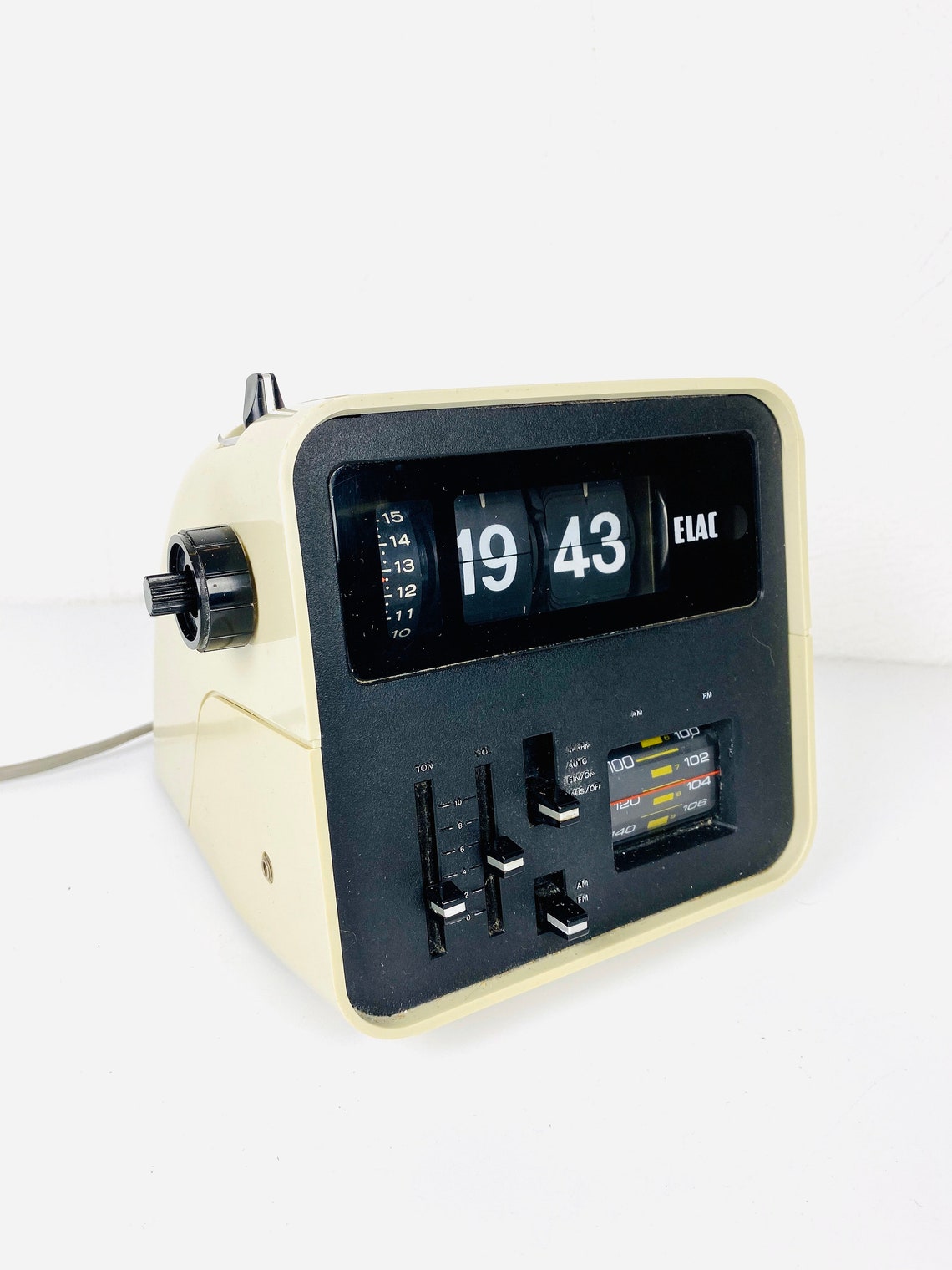 Flip Clock Elac RD 100 Flip Numbers Alarm Clock in White 70s Space Age ...