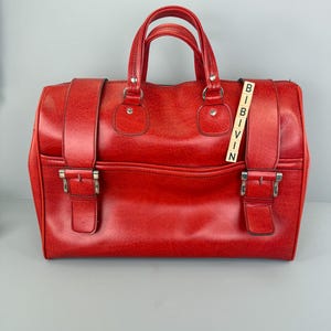 Vintage Weekender Tasche aus den 70er Jahren – Rotes Kunstleder, Retro Reisetasche