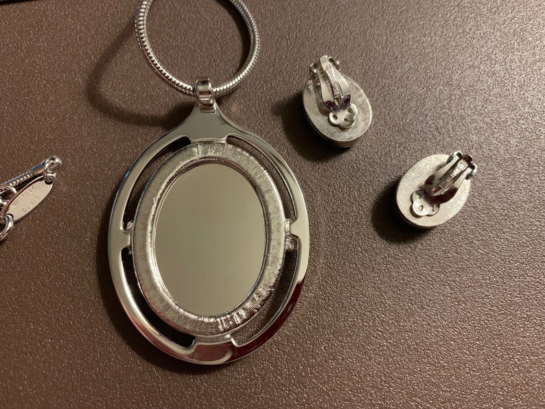 1960s Whiting /& Davis Silver-framed Abalone Shell Pendant Necklace and Clip Earrings