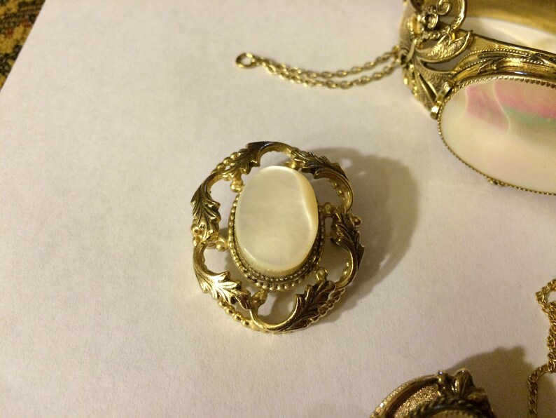 1950s Whiting /& Davis Mother of Pearl Cabochon Gold Filigree Parure Pin Pendant 6-pc. set Bracelet Earrings Ring