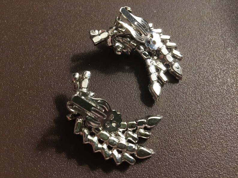 Vintage 1950s Clear Crystal Glass Stones Comet Clip Earrings