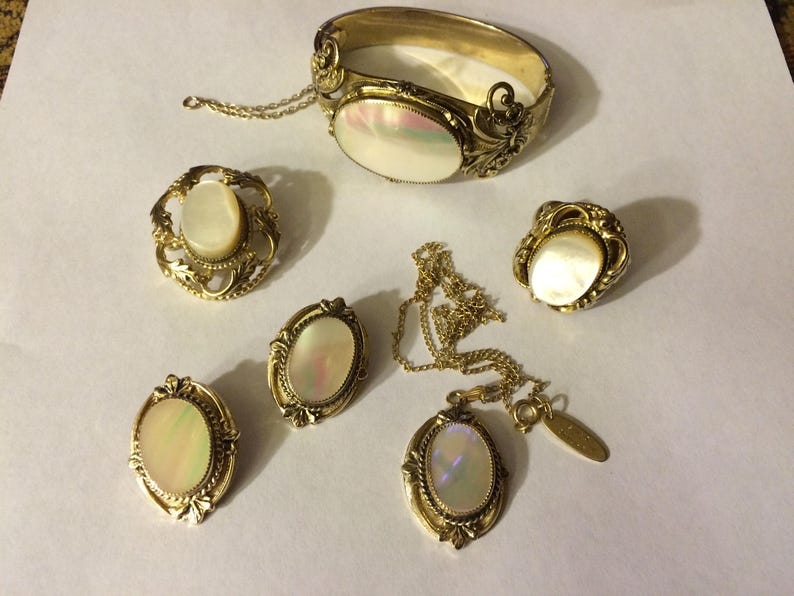 1950s Whiting /& Davis Mother of Pearl Cabochon Gold Filigree Parure Pin Pendant 6-pc. set Bracelet Earrings Ring