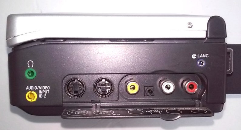Mint Condition Sony Video Walkman GV-D800 NTSC Digital 8 PlayerRecorder