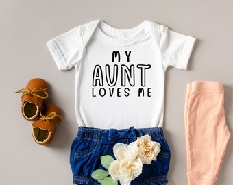 EXPÉDITION RAPIDE My Aunt Loves Me BABY Onesie™ - Parfait pour révéler ou annoncer la grossesse des tantes et des oncles - nous attendons