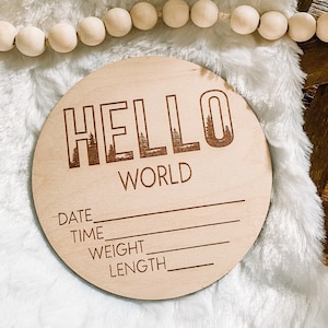 Plaque de faire-part de naissance forêt en bois rustique - disque de statistiques en bois - nom de bébé - futur chasseur - accessoire photo gravé hôpital - bois de camping