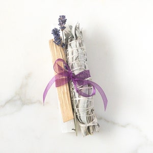 Sage Smudge Cleansing Kit with Palo Santo, Selenite, and Lavender/ Energy Cleansing Kit/ House Cleansing & Blessing Kit