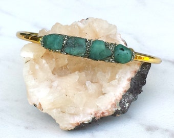 May Birthstone, Raw Emerald Crystal Cuff Bracelet, Emerald Jewelry, Gemstone Jewelry, Boho Jewelry, Gifts for Her