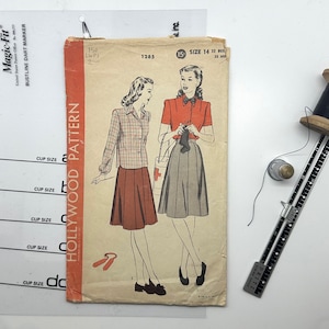 Hollywood Pattern 1285 Vintage 40s Cut Sewing Pattern, Size 14 | 1940s DIY Women&#39;s Blouse and Skirt 1940s   |