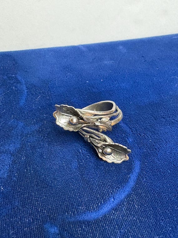 Silver Tone Wrap Ring, Lily Wrap Ring, Vintage Fl… - image 4