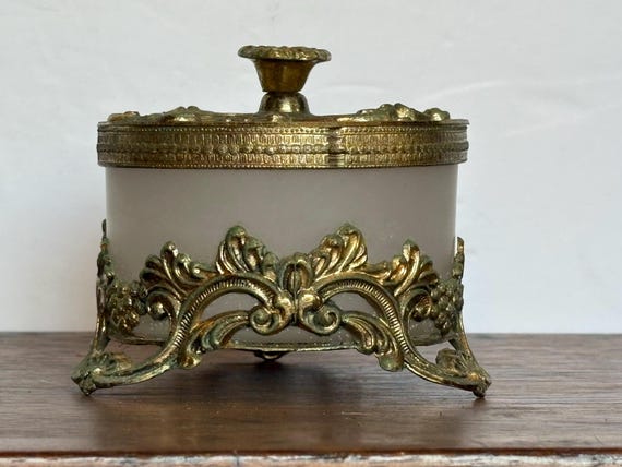 Vintage gold footed trinket - Gem