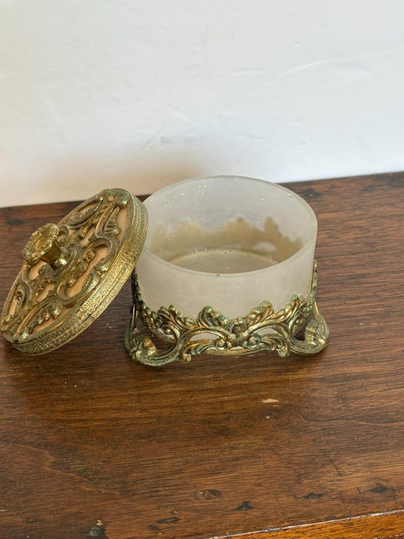 Vintage French Ormulo Footed Trinket Box, Ornate Filagree Footed Jewelry Box, Intricate Brass Tone Trinket, Gold Tone Trinket View 3