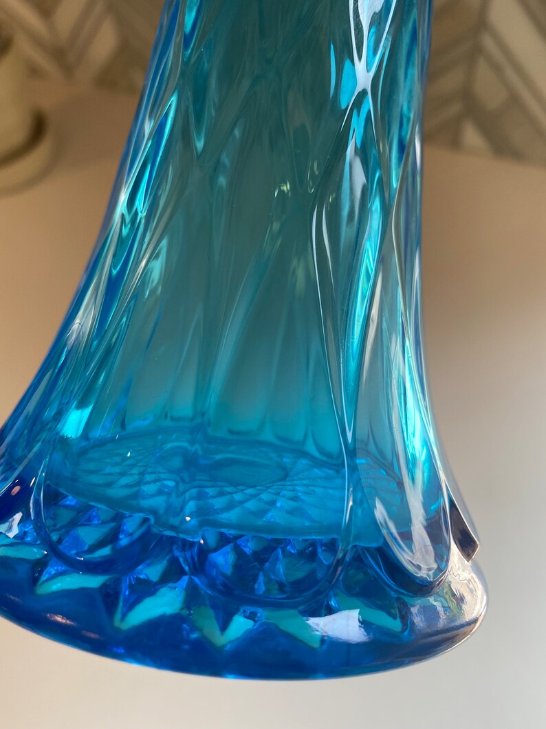 Vintage Jefferson Glass Diamond and Thumbprint 228 Stretch Blue Vase image 5