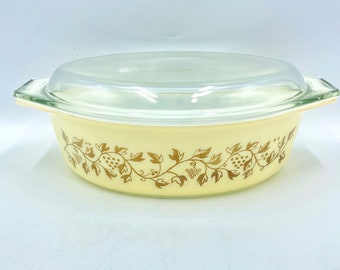 Pyrex Golden Grapes Casserole Dish with Lid, No. 045, 2 1/2 Qt, Cream Gold Leaves, Vintage Ovenware