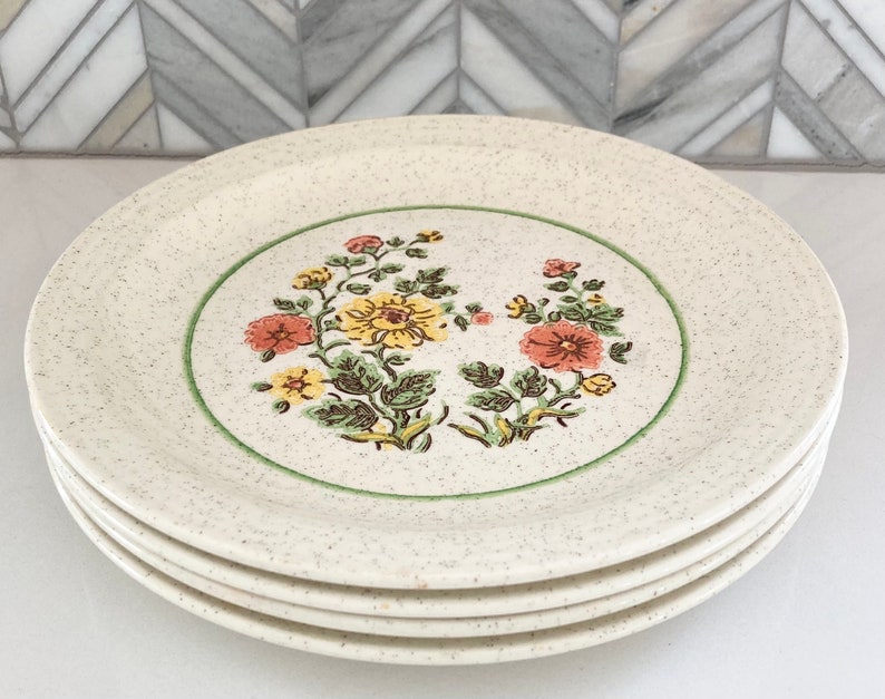 Homer Laughlin Stoneware Dinner Plates, Yellow Orange Flowers, Green Band, Speckled Plate, Made in USA , 1978, Vintage Retro Dinnerware image 2