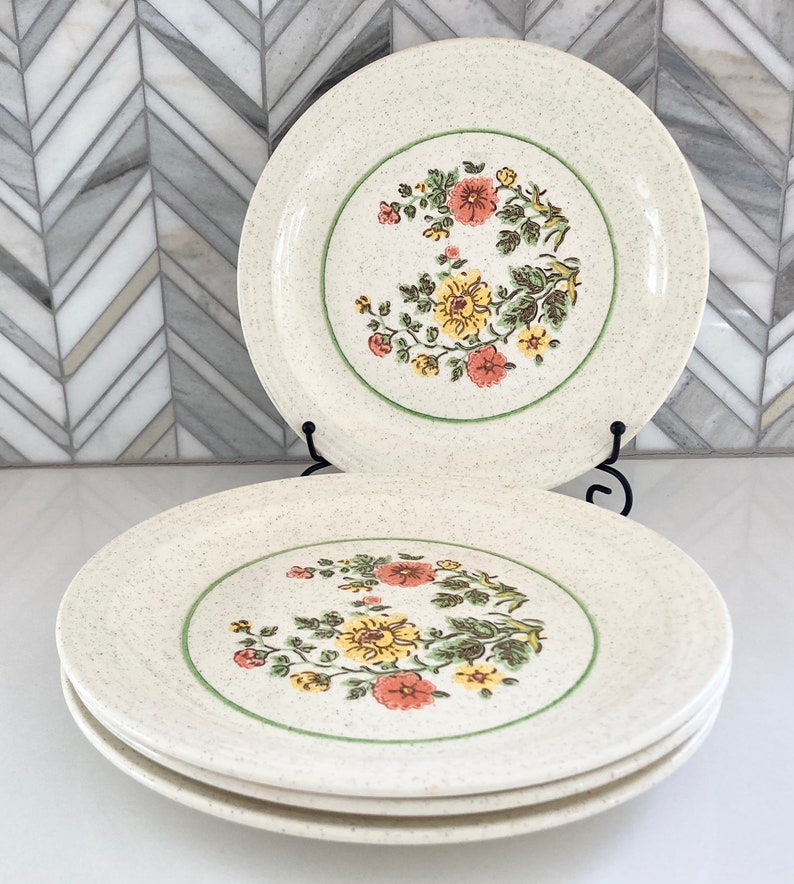 Homer Laughlin Stoneware Dinner Plates, Yellow Orange Flowers, Green Band, Speckled Plate, Made in USA , 1978, Vintage Retro Dinnerware image 3