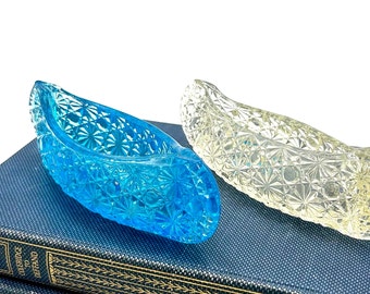 LE Smith Daisy and Button Glass Canoes in Blue or Clear, Vintage Pressed Patterned Glass, Canoe Trinket Dish or Candleholder