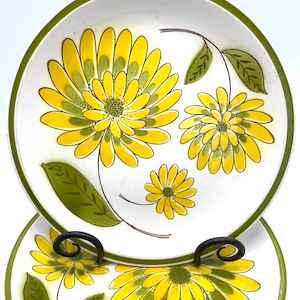 Mikasa Vintage Cera-Stone Dinner Plates, Tampa Pattern, D1467, Set of 2, Yellow, Avocado Green, Flower, Flowers, Retro Plate, Dinnerware