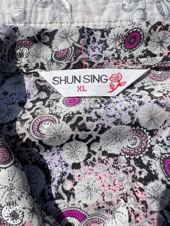 1970s Shun Sing Multicolor Novelty Print Button U… - image 6