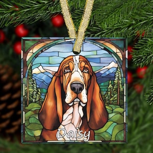 Personalized Basset Hound Glass Christmas Ornament | Custom Basset Hound Ornament | Unique Holiday Decor for Basset Hound Lovers