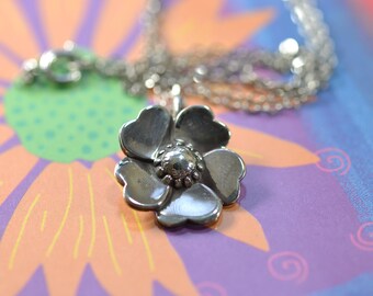 Sterling Silver Beautiful Flower Pendant Necklace