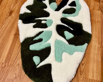 Monstera hand tufted rug-fiber art rug-#paintingwithyarn