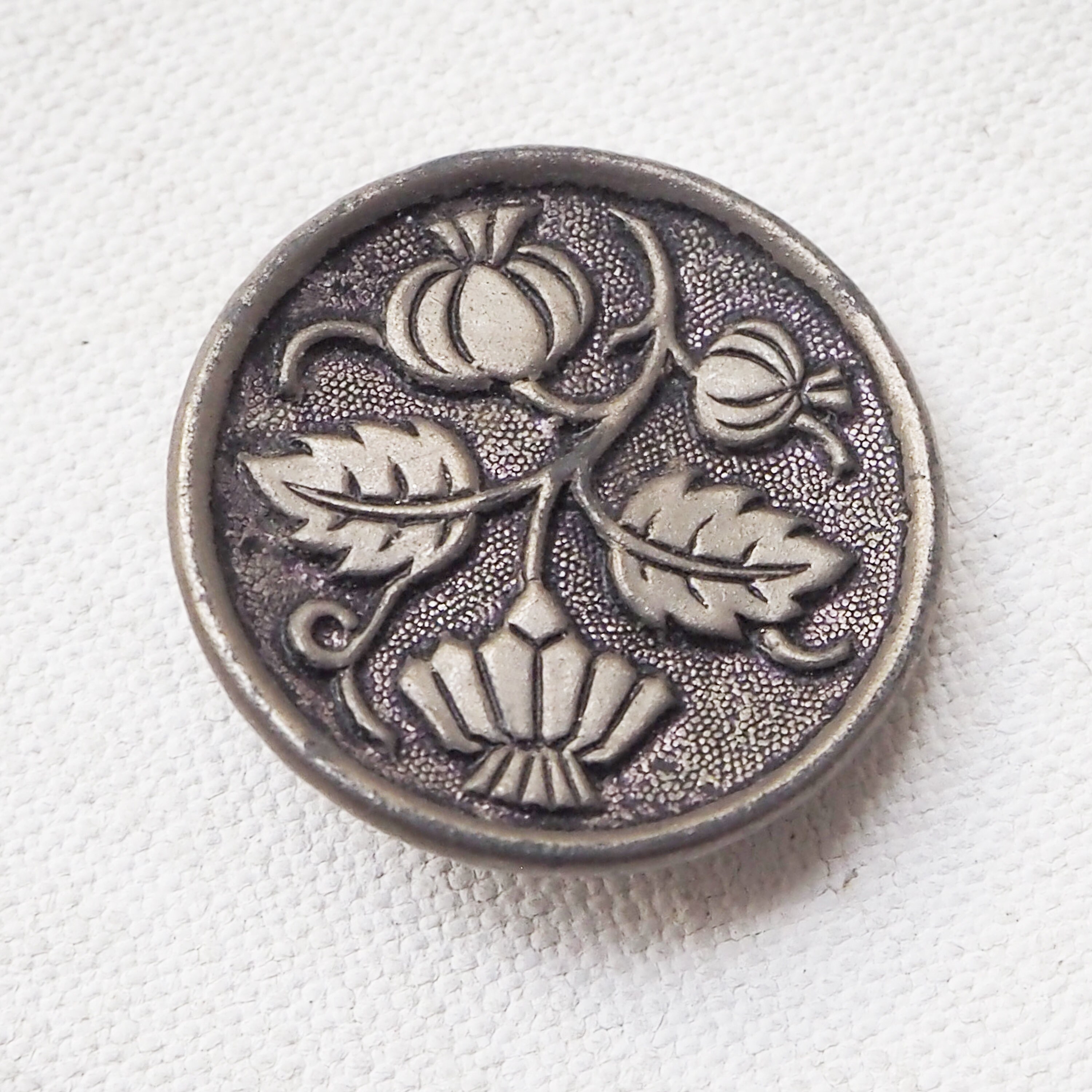 French Gray Mother of Pearl Design Button 22mm - Buttons Paradise