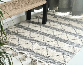 Living Room Tufted Rug: Grey & Ivory Boho Rug (4x6 feet)