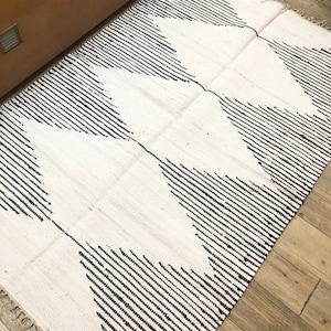 Recycled White black Woven  Boho 4x6 Area rug, Cotton Rag rug, Bohemian rug, Nordic rug, Tapis, Teppich, Living room rug, Bedroom rug
