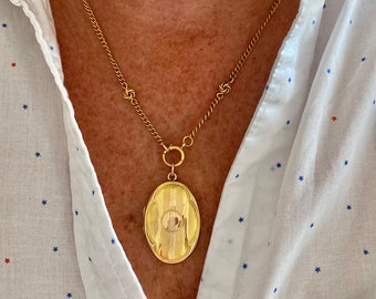 Antique 9ct gold locket hallmarked  1915