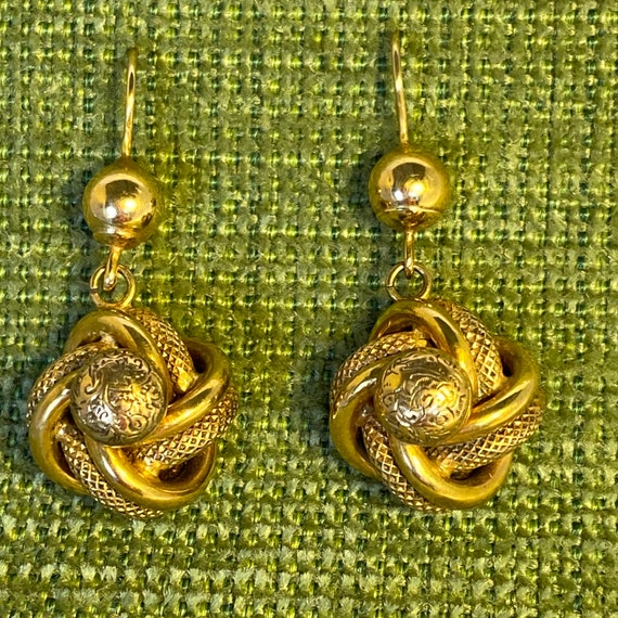Antique Gold Knot Dangling Earring