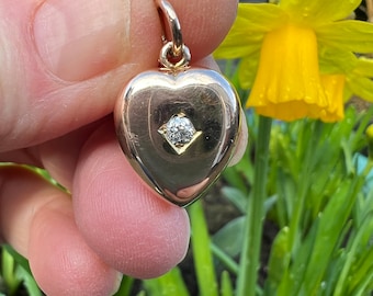 Antique 18ct gold diamond heart locket circa 1900