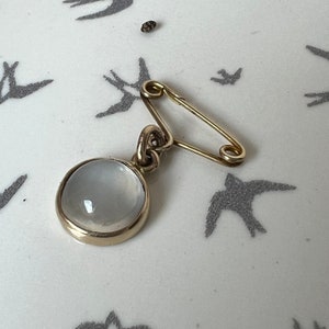 Vintage gold brooch with moonstone pendant image 7