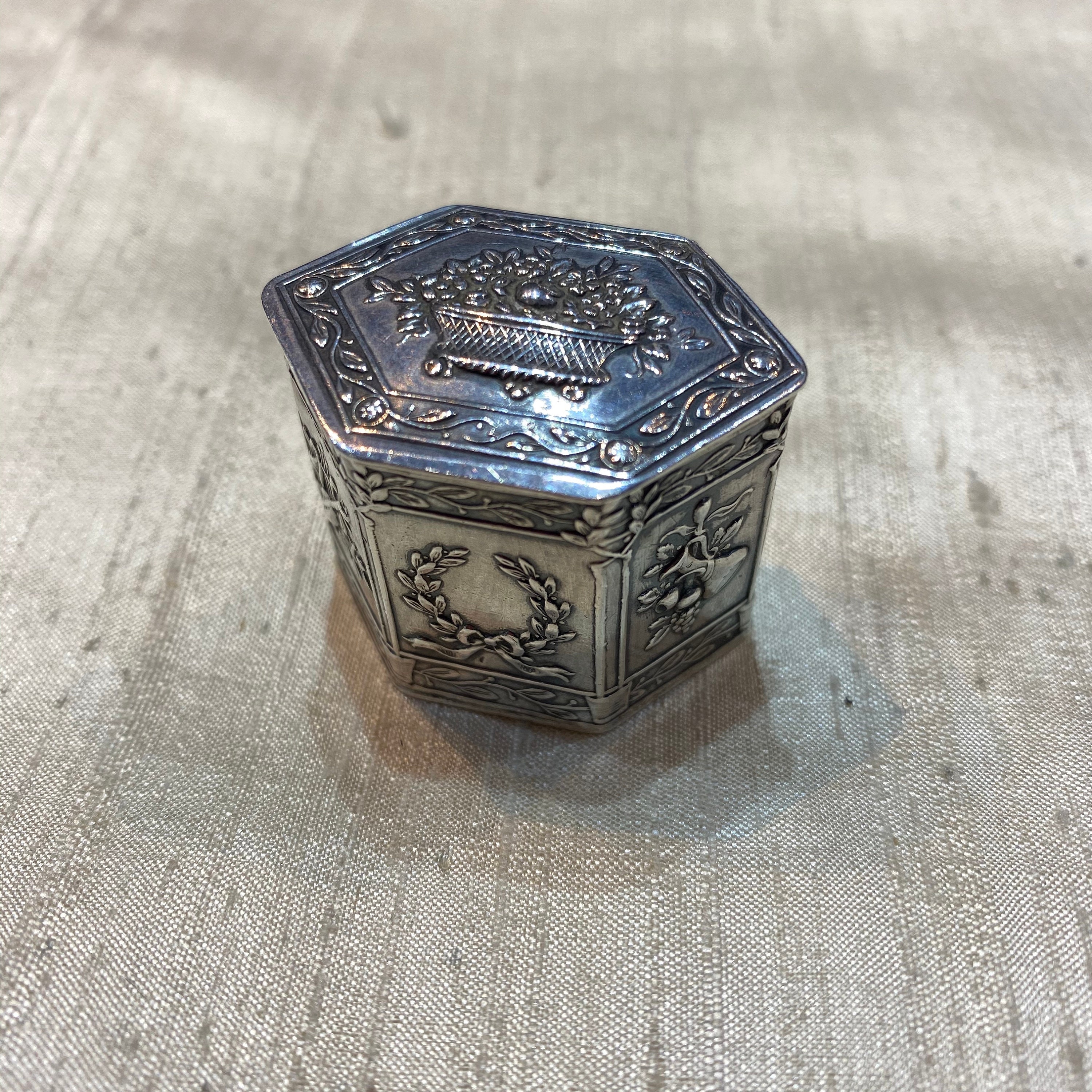 1903 British Antique Pure Silver Jewelry Box 111G George