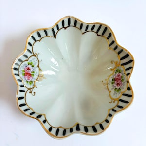 Vintage Nippon Footed Bowl: Fine Bone China with Roses & Gold