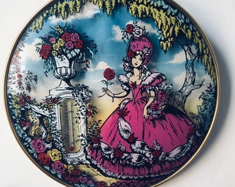 Pretty Little Vintage 3D Round Picture of Victorian Lady