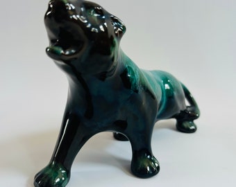 Sammler Panther von Blue Mountain Pottery im Royal Haeger &#39;Style&#39; Mid Century Grün Keramik Glanz Herumstreifen Stance Interior Design