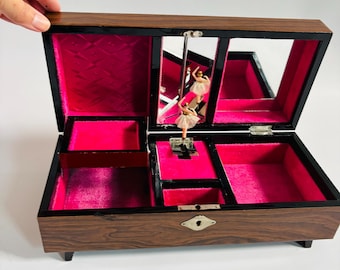Collectors Vintage Japanese 1950s Musical Box Magnetic