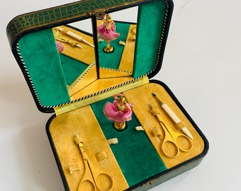 1940 early RARE Vintage Music Box Manicure Set with dancing ballerina - Jewellery compartment -a few missing tools/Velvet scuffs