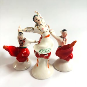 ロシア製　磁器像　ダンサー　ビンテージ Russian Porcelain Dancing Figurine - Etsy